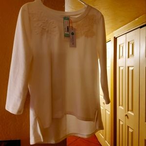 Skies Are Blue White Pullover - Size L